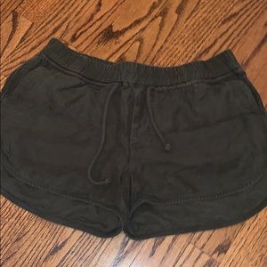 Aritzia Wilfred Free Habitus Shorts